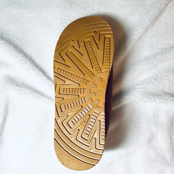 NWOT Women's Wool Slippers - Size: US 8-8.5 - Picture 9 of 13